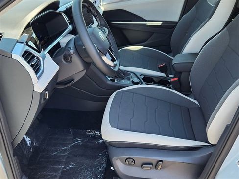 New 2025 Volkswagen Taos SE image 7