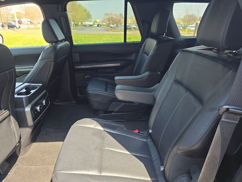 Used 2021 Ford Expedition XLT image 14