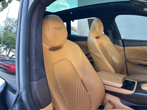 Used 2021 Aston Martin DBX AWD/4WD image 27
