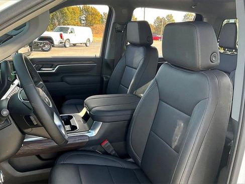 New 2026 GMC Sierra 2500 SLT w/ SLT Convenience Package image 9