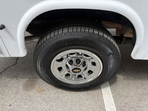 Used 2019 Chevrolet Silverado 2500 4x4 Crew Cab image 21