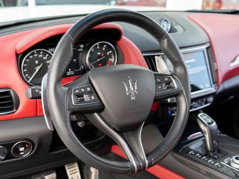 Used 2022 Maserati Levante Modena S image 19