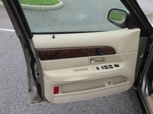 Used 2006 Mercury Grand Marquis LS RWD image 12