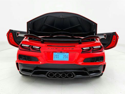 Used 2024 Chevrolet Corvette Z06 image 10