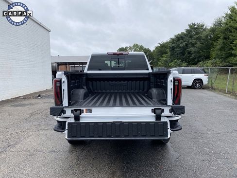 Used 2025 GMC Sierra 2500 AT4 image 21