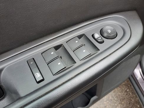 Used 2015 Chevrolet Traverse LT w/ Style and Technology Package image 20