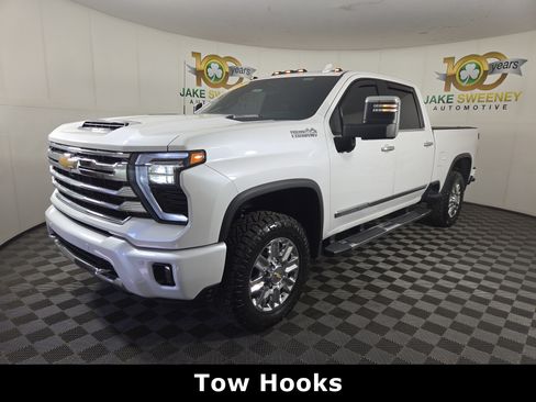 Certified 2024 Chevrolet Silverado 2500 High Country w/ High Country Premium Package AWD/4WD image 3