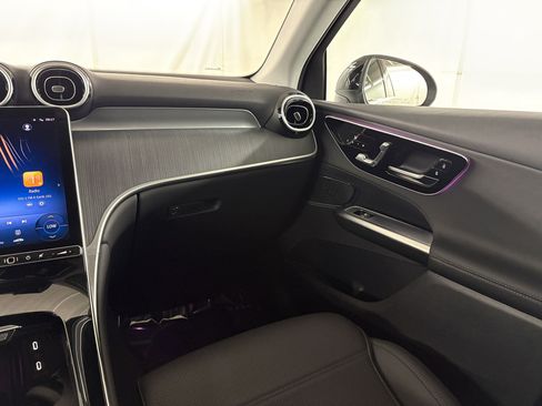 Certified 2025 Mercedes-Benz GLC 350e 4MATIC image 30