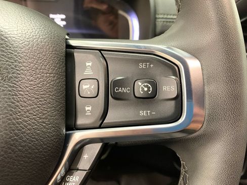 Used 2026 RAM 2500 Laramie AWD/4WD image 23