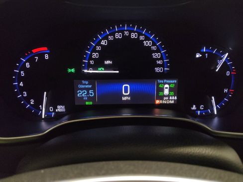 Used 2015 Cadillac SRX Luxury w/ Driver Awareness Package FWD image 23