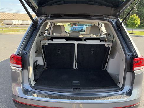 Used 2024 Volkswagen Atlas SE AWD/4WD image 30