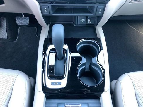 Used 2019 Honda Ridgeline RTL-E image 19