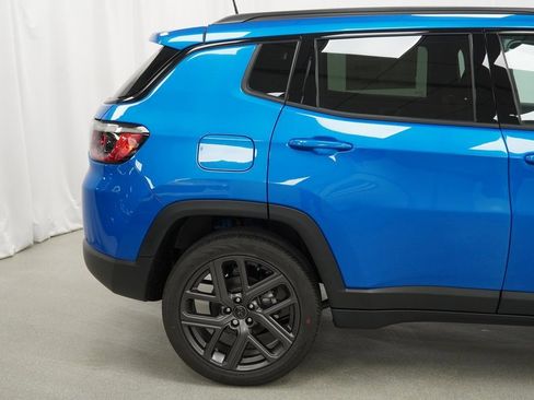 New 2026 Jeep Compass Latitude image 9