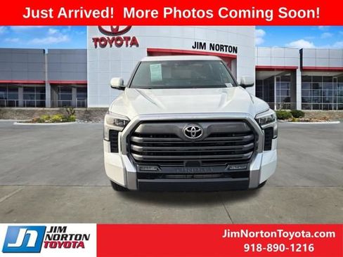 Used 2025 Toyota Tundra Limited AWD/4WD image 2
