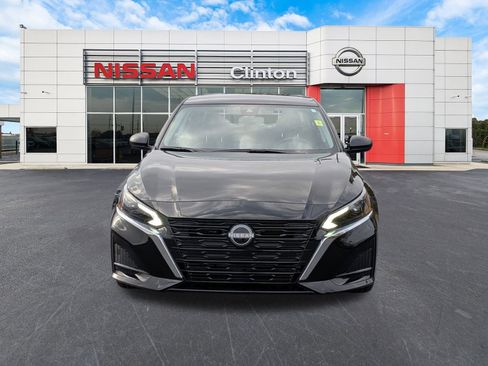 New 2025 Nissan Altima 2.5 SV image 8