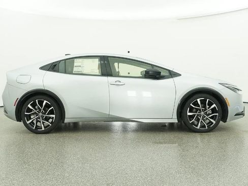 New 2026 Toyota Prius Plug-In Hybrid FWD image 18