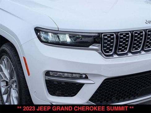 Used 2023 Jeep Grand Cherokee Summit w/ Luxury Tech Group V image 18