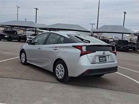 Used 2022 Toyota Prius LE image 8
