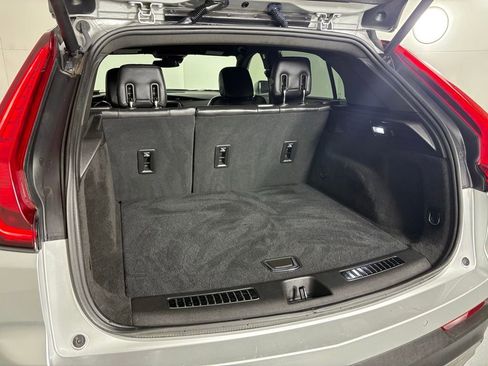 Used 2022 Cadillac XT4 Premium Luxury w/ Safety Alert Package image 18