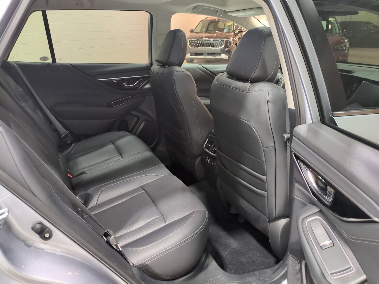 Used 2025 Subaru Outback Limited XT w/ Popular Package #2 AWD/4WD image 12