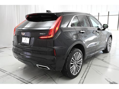 Used 2024 Cadillac XT4 Premium Luxury image 7