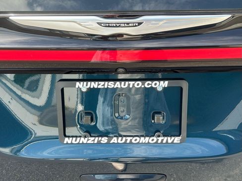 Used 2023 Chrysler Pacifica Touring-L FWD image 40