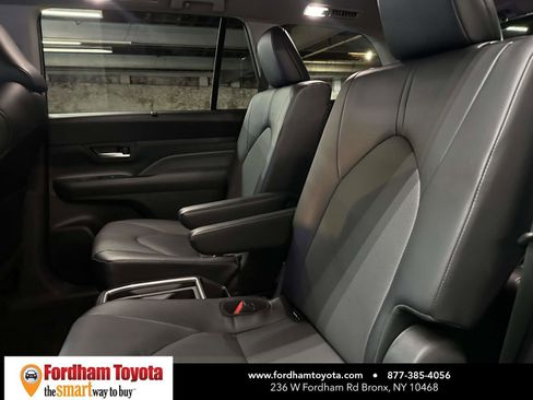 Certified 2025 Toyota Grand Highlander AWD image 16