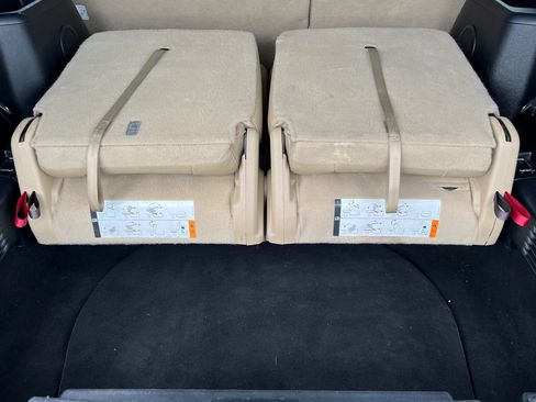 Used 2016 Ford Explorer XLT w/ Equipment Group 202A image 15