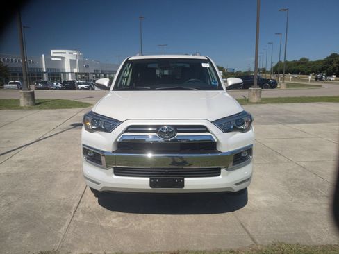 Used 2024 Toyota 4Runner Limited AWD/4WD image 8