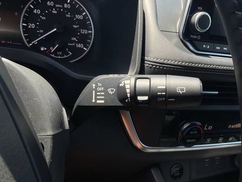 Used 2026 Nissan Rogue SV FWD image 37