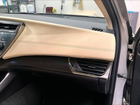 Used 2017 Toyota Avalon XLE w/ All Weather Liner Package FWD image 26
