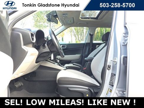 Used 2020 Hyundai Venue SEL w/ Convenience Package image 9