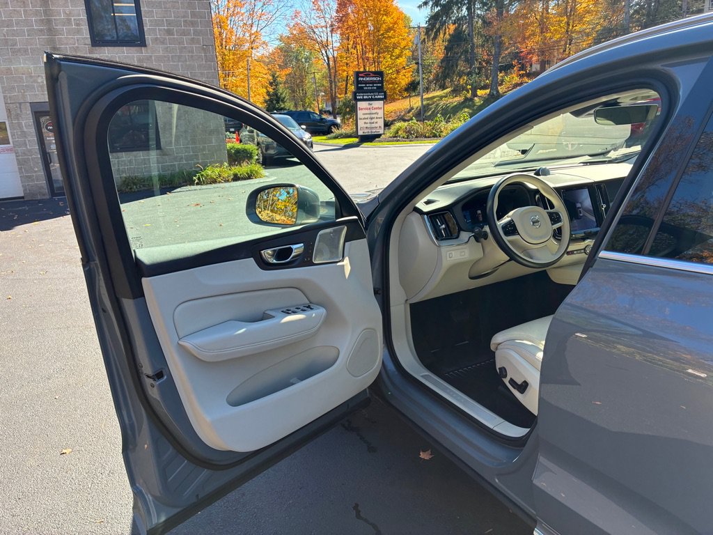 Used 2022 Volvo XC60 B5 Inscription w/ Advanced Package AWD/4WD image 15