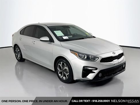 Used 2021 Kia Forte LXS FWD image 3