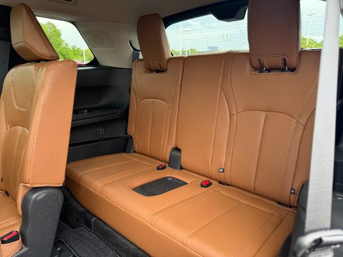 Used 2025 INFINITI QX60 Sensory w/ Vision Package AWD/4WD image 25