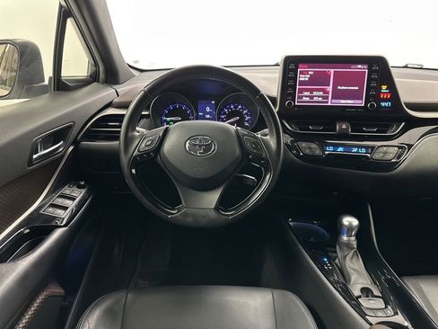 Used 2019 Toyota C-HR Limited FWD image 25