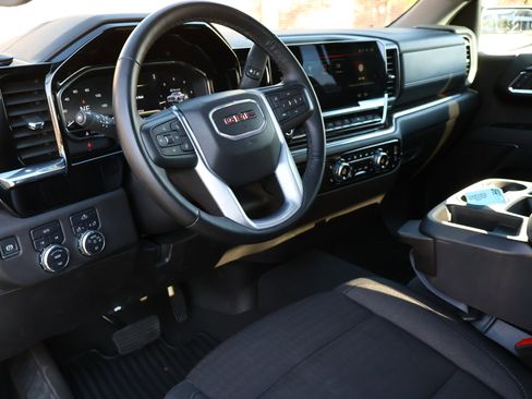 Used 2024 GMC Sierra 1500 Elevation image 3