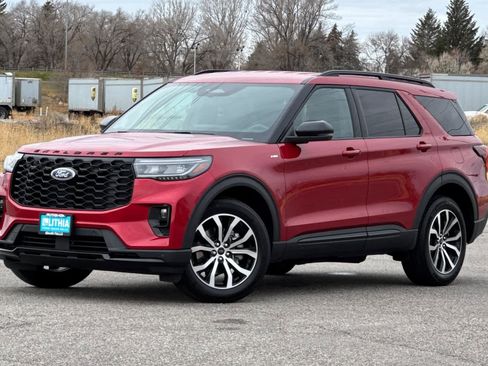Certified 2025 Ford Explorer ST-Line image 1