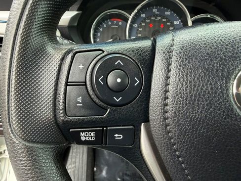 Used 2014 Toyota Corolla LE FWD image 21