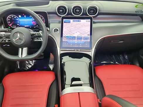 Used 2024 Mercedes-Benz GLC 300 4MATIC image 91