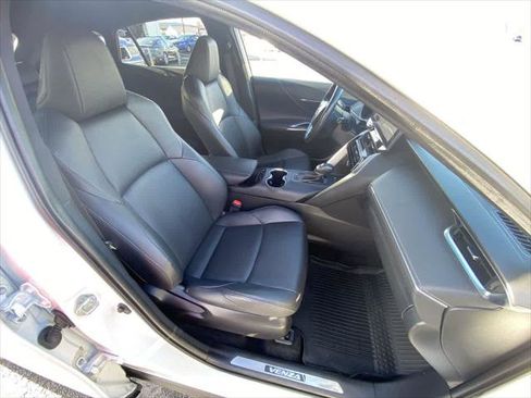 Certified 2023 Toyota Venza Nightshade image 23