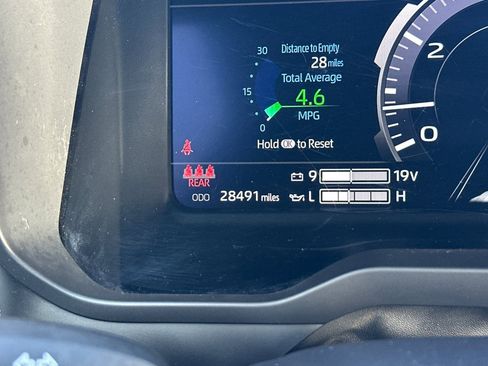 Used 2025 Toyota Tundra Limited AWD/4WD image 27