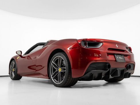 Used 2019 Ferrari 488 Spider RWD image 17