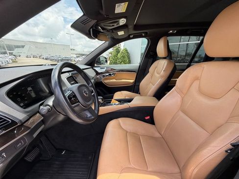 Used 2017 Volvo XC90 T6 Momentum w/ Vision Package AWD/4WD image 11