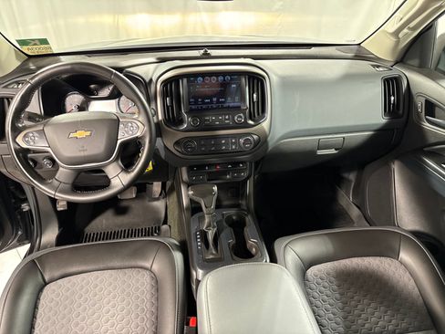 Used 2018 Chevrolet Colorado Z71 AWD/4WD image 4