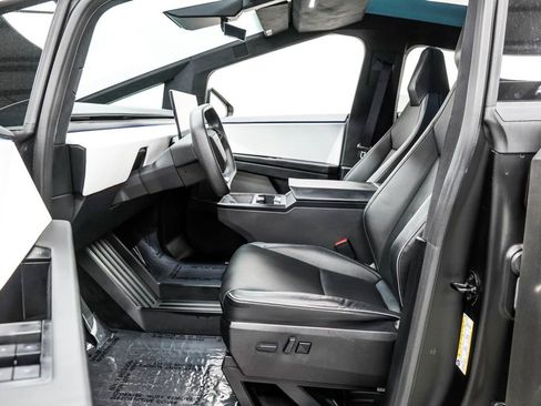 Used 2024 Tesla Cybertruck AWD Crew Cab image 16