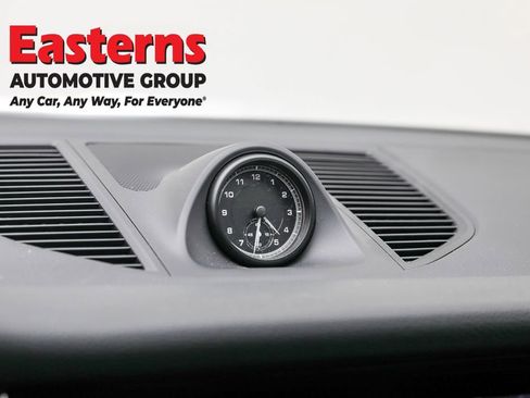 Used 2023 Porsche Macan T image 18