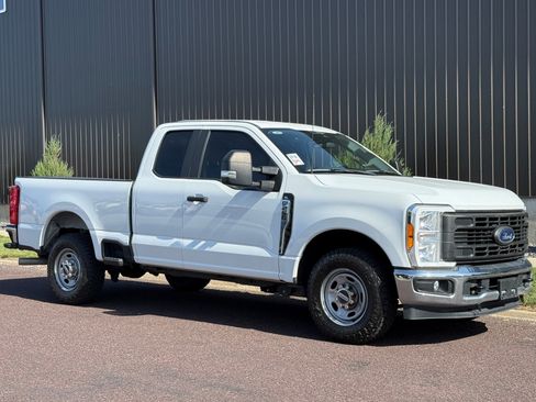 Used 2023 Ford F250 XL w/ XL Chrome Package RWD image 3