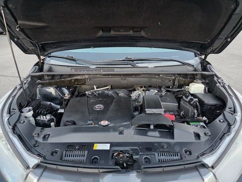 Used 2019 Toyota Highlander LE image 13
