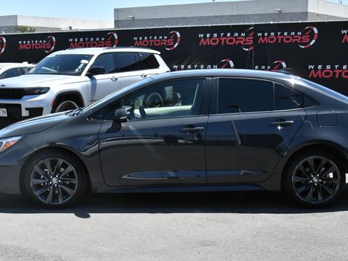 Used 2023 Toyota Corolla SE w/ SE Premium Package FWD image 4